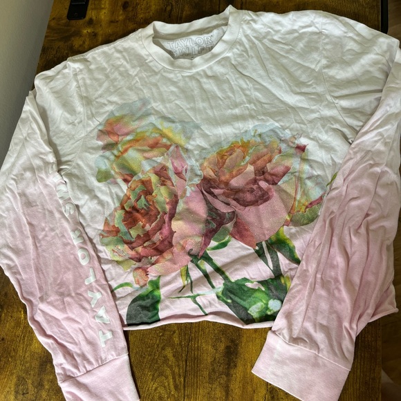 Cropped Rose Glitter Longsleeve - Picture 1 of 2